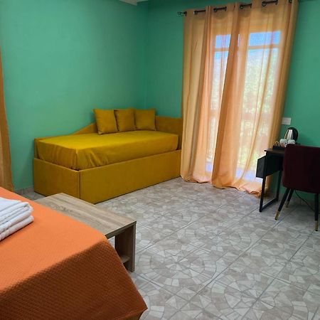 Domus Arco Romano Guest House Итри Экстерьер фото