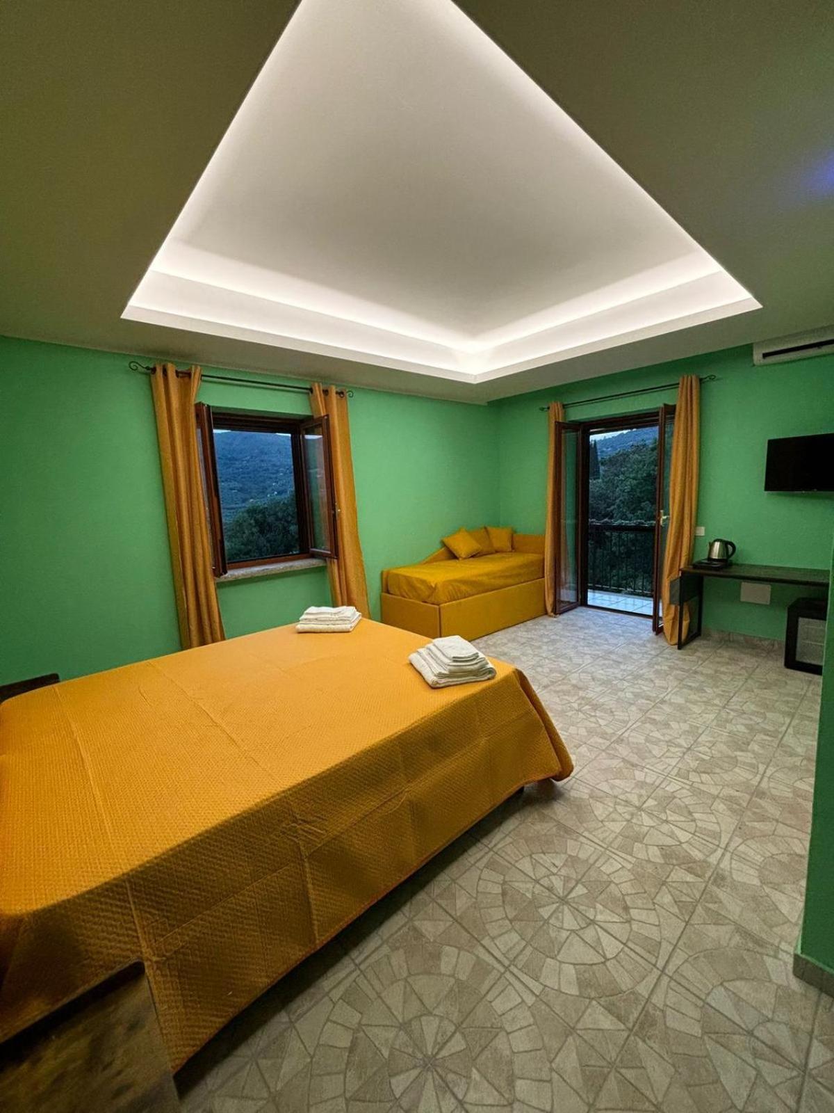Domus Arco Romano Guest House Итри Экстерьер фото