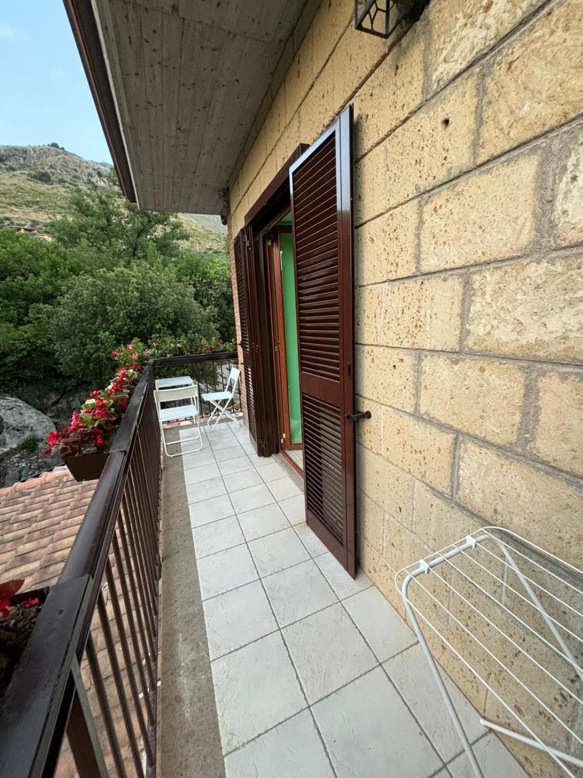 Domus Arco Romano Guest House Итри Экстерьер фото