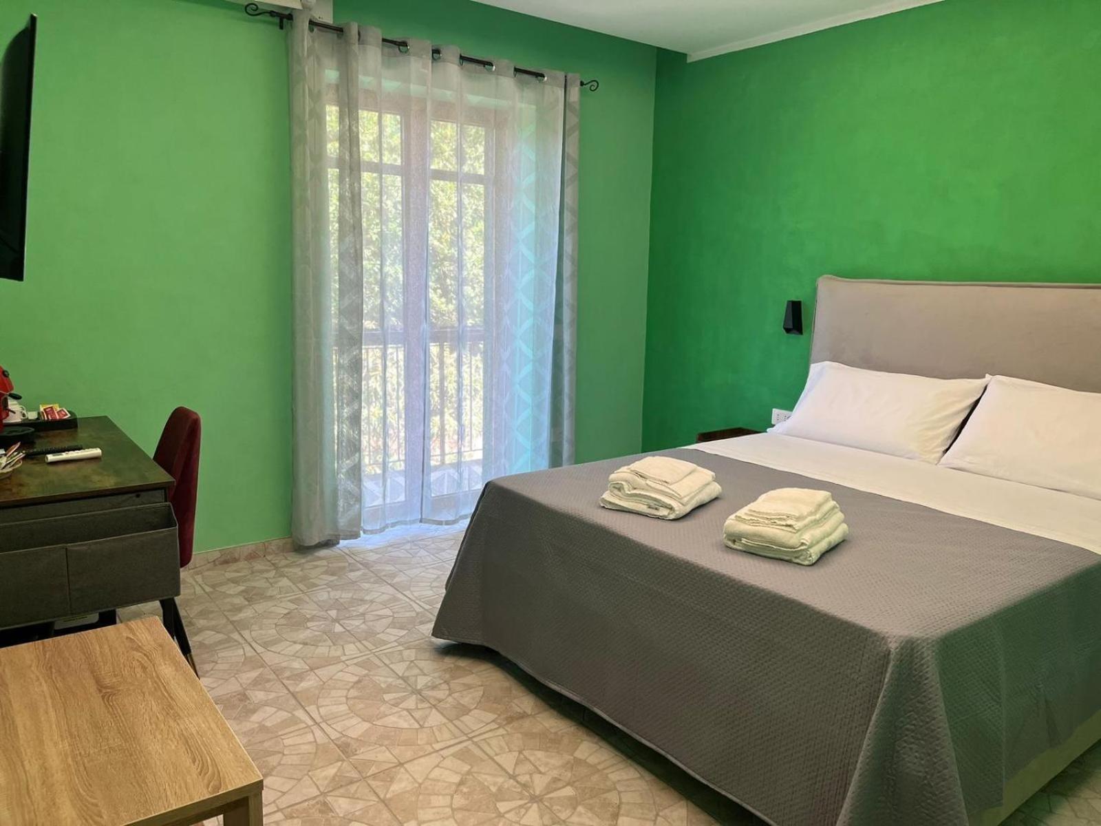 Domus Arco Romano Guest House Итри Экстерьер фото