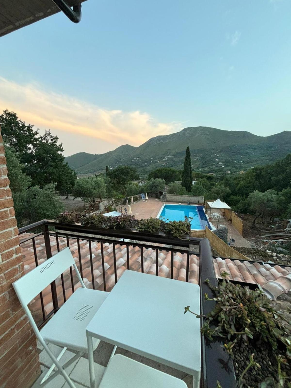 Domus Arco Romano Guest House Итри Экстерьер фото